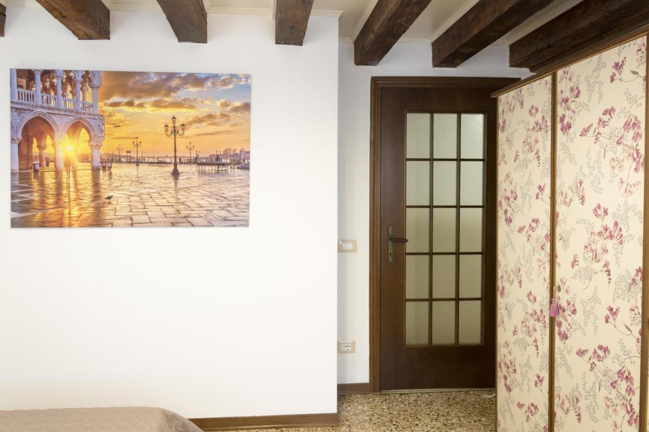 Apartamento Rialto Corte Dei Sansoni Canal View By Wonderful Italy Venecia Exterior foto