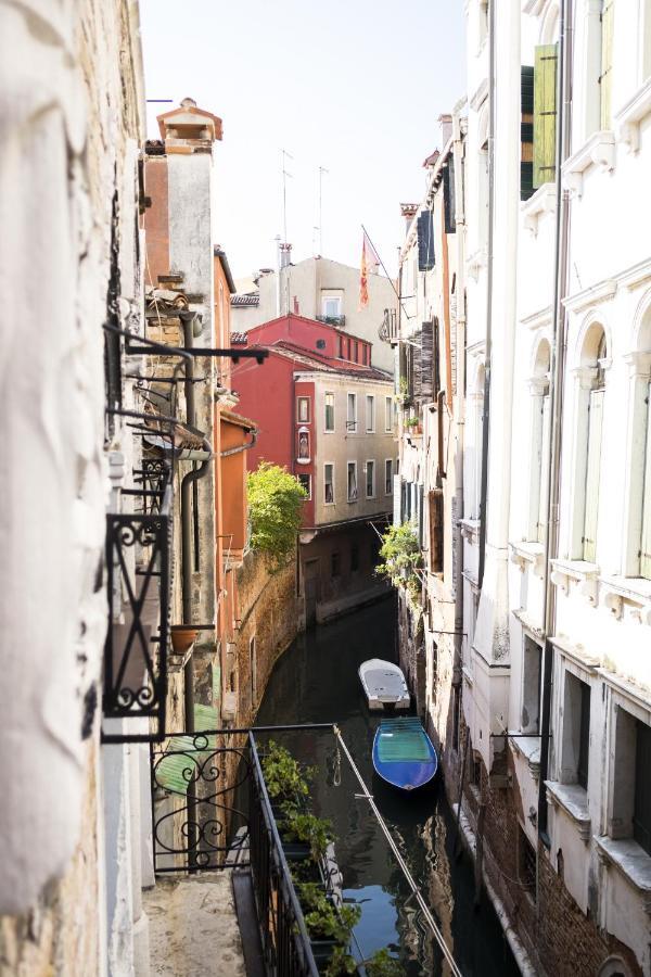 Apartamento Rialto Corte Dei Sansoni Canal View By Wonderful Italy Venecia Exterior foto